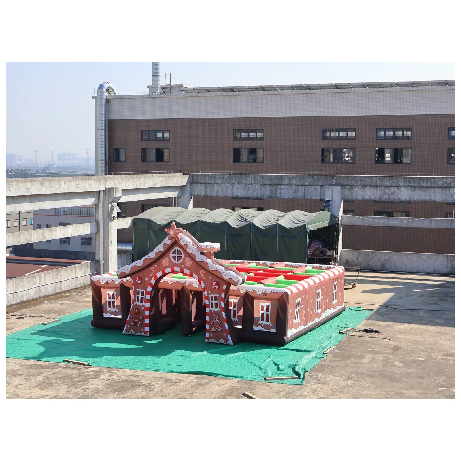 大型ジンジャーブレッド型インフレータブル迷路（送風機付き）8 - Kids Outdoor Venues のレビューと価格